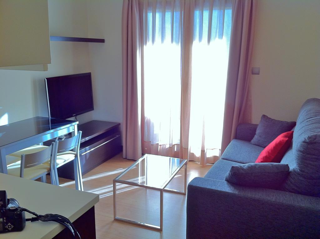Aparthotel Bubal El Pueyo de Jaca Δωμάτιο φωτογραφία