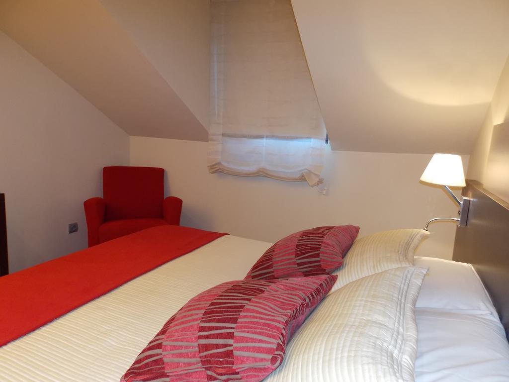 Aparthotel Bubal El Pueyo de Jaca Δωμάτιο φωτογραφία
