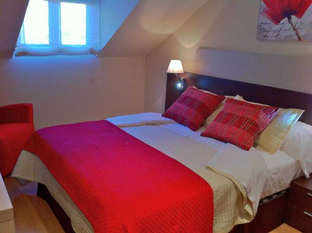 Aparthotel Bubal El Pueyo de Jaca Δωμάτιο φωτογραφία