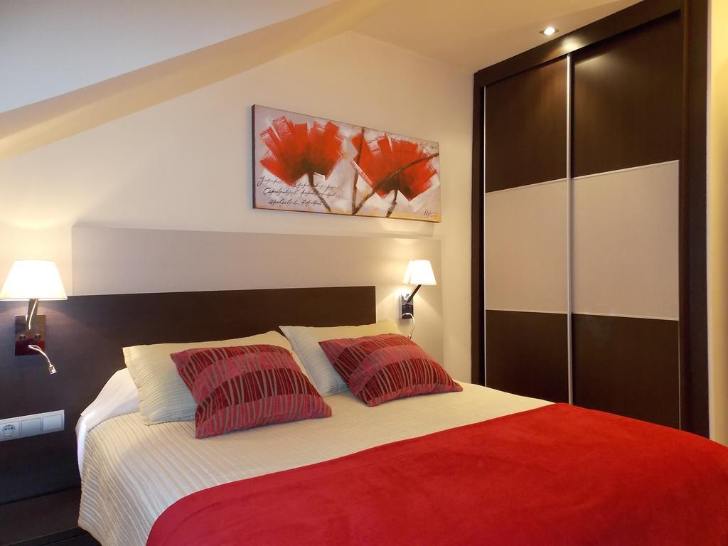 Aparthotel Bubal El Pueyo de Jaca Δωμάτιο φωτογραφία