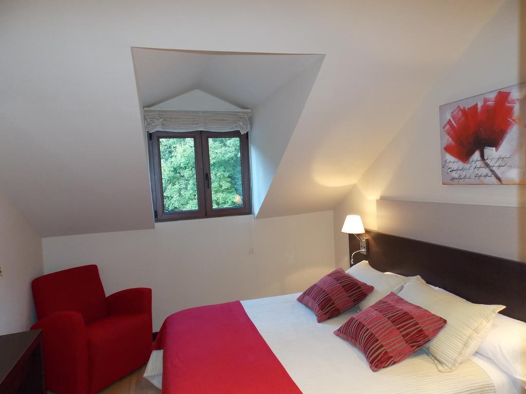 Aparthotel Bubal El Pueyo de Jaca Δωμάτιο φωτογραφία